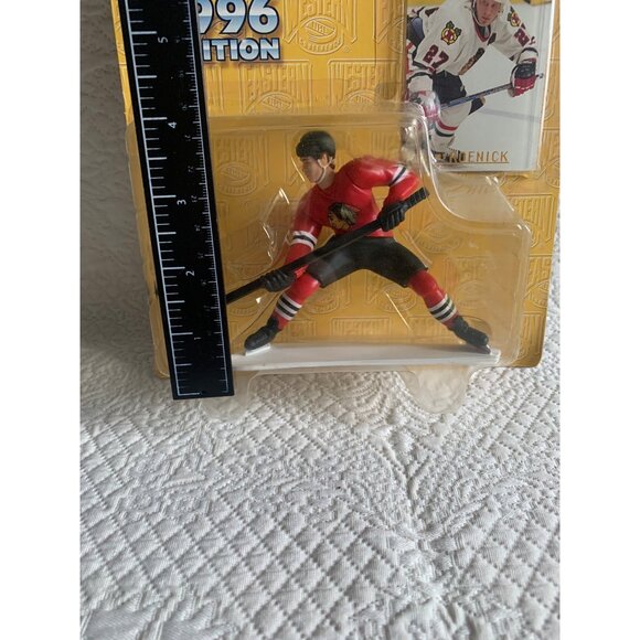 Starting Lineup 1996 NHL Hockey Jeremy Roenick Chicago Blackhawks Action Figure - Picture 7 of 9